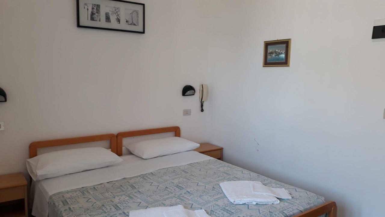 Hotel Rosa Rimini Ngoại thất bức ảnh